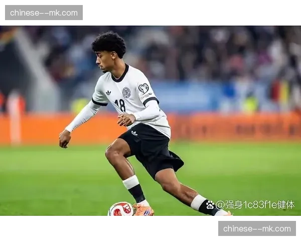 曼城与巴萨争夺22岁左后卫纳撒尼尔·布朗,法兰克福标价6500万欧 曼城与巴萨争夺22岁左后卫纳撒尼尔·布朗,法兰克福标价6500万欧