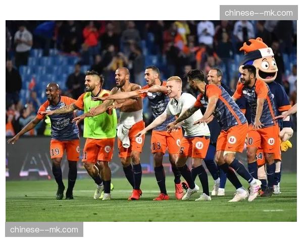 即时消息:蒙彼利埃球员因不满裁判判罚情绪失控,打乱球队既定防守部署 即时消息:蒙彼利埃球员因不满裁判判罚情绪失控,打乱球队既定防守部署