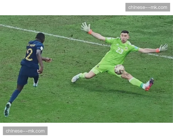 门兴3-2沃尔夫斯堡,两队门将合计做出13次扑救 门兴3-2沃尔夫斯堡,两队门将合计做出13次扑救