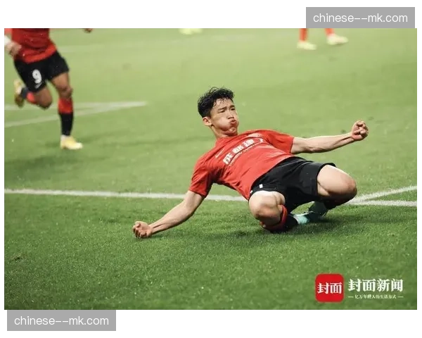 韦林顿带伤拼搏四轮贡献4个关键进球，助成都蓉城领跑积分榜